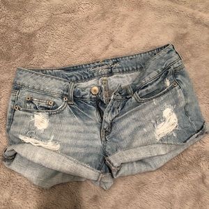 Light wash jean short